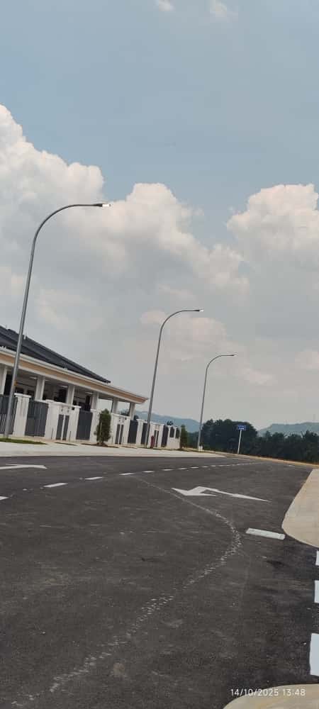Day Time Street Light Residential Housing Place