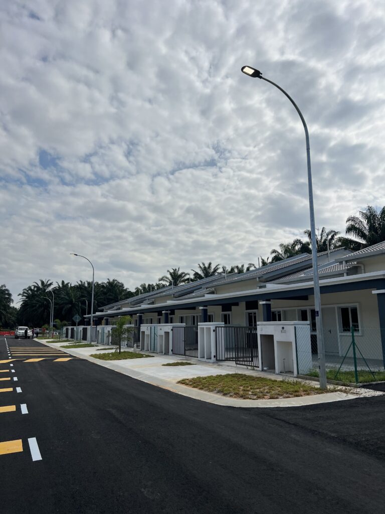 Landed Residential Area Lamp Post